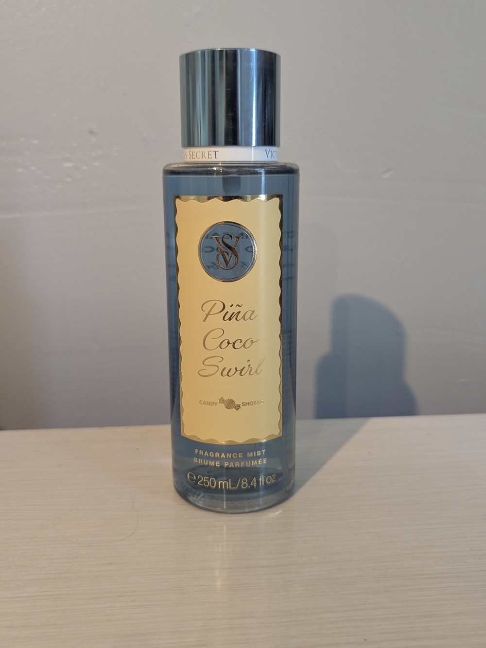 Victoria's Secret Piña Coco Swirl Fragrance Mist - Blue